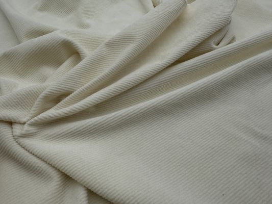 Почувствуйте комфорт и долговечность микроэластичной бархатной ткани для вашей одежды