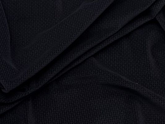 Микроэластичный бархат из полиэстера. Идеально подходит для платьев.